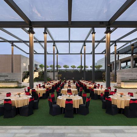 Hilton Garden Inn Bengaluru Embassy Manyata Business Park ภายนอก รูปภาพ