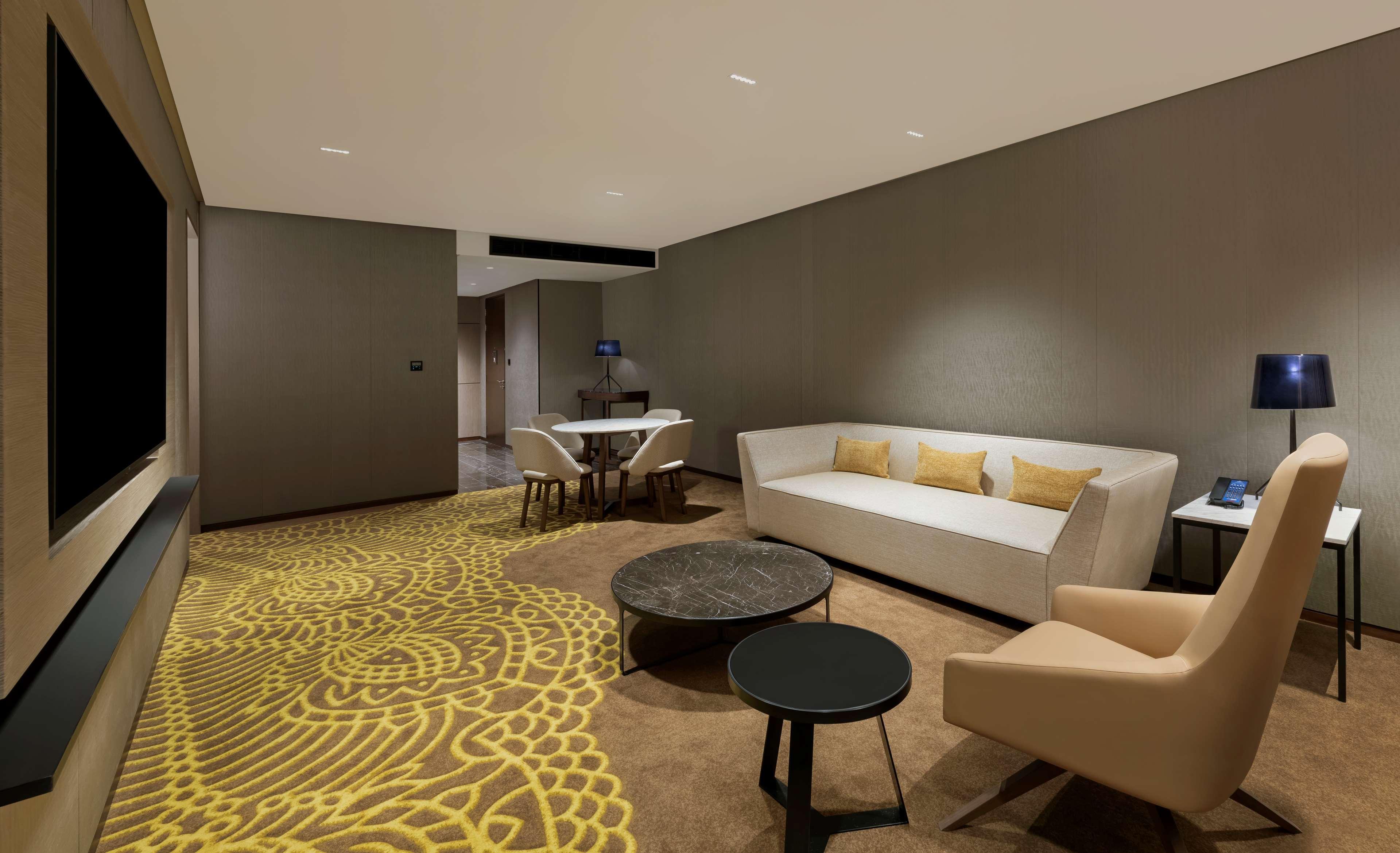 Hilton Garden Inn Bengaluru Embassy Manyata Business Park ภายนอก รูปภาพ