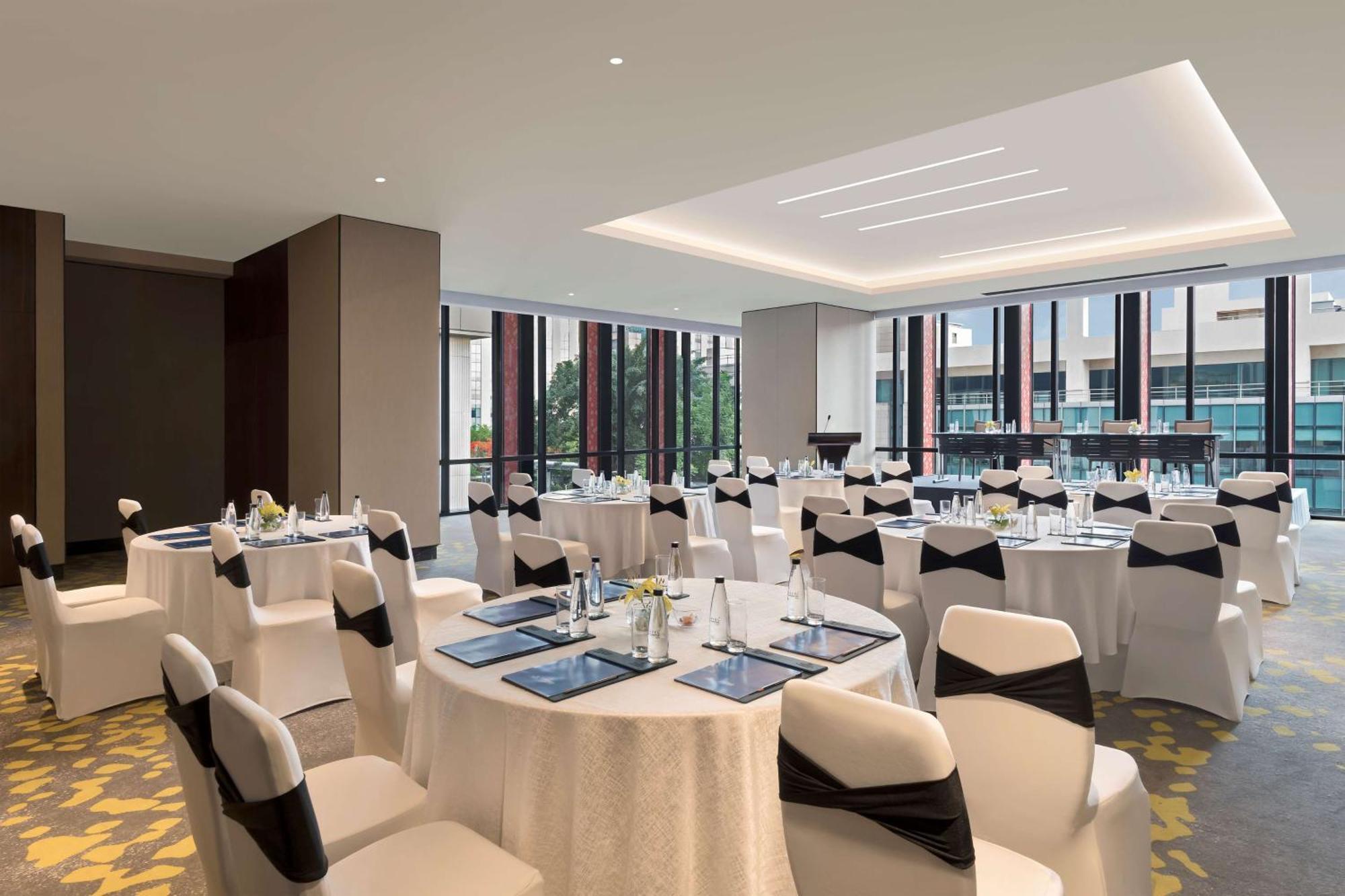 Hilton Garden Inn Bengaluru Embassy Manyata Business Park ภายนอก รูปภาพ