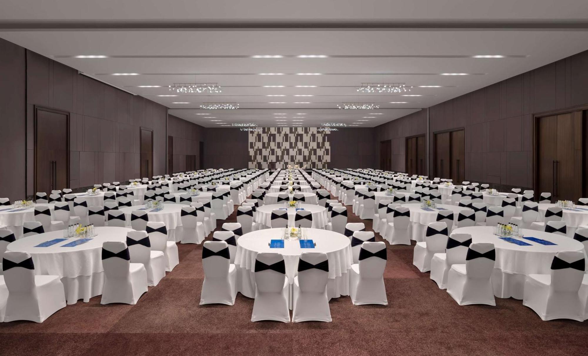 Hilton Garden Inn Bengaluru Embassy Manyata Business Park ภายนอก รูปภาพ