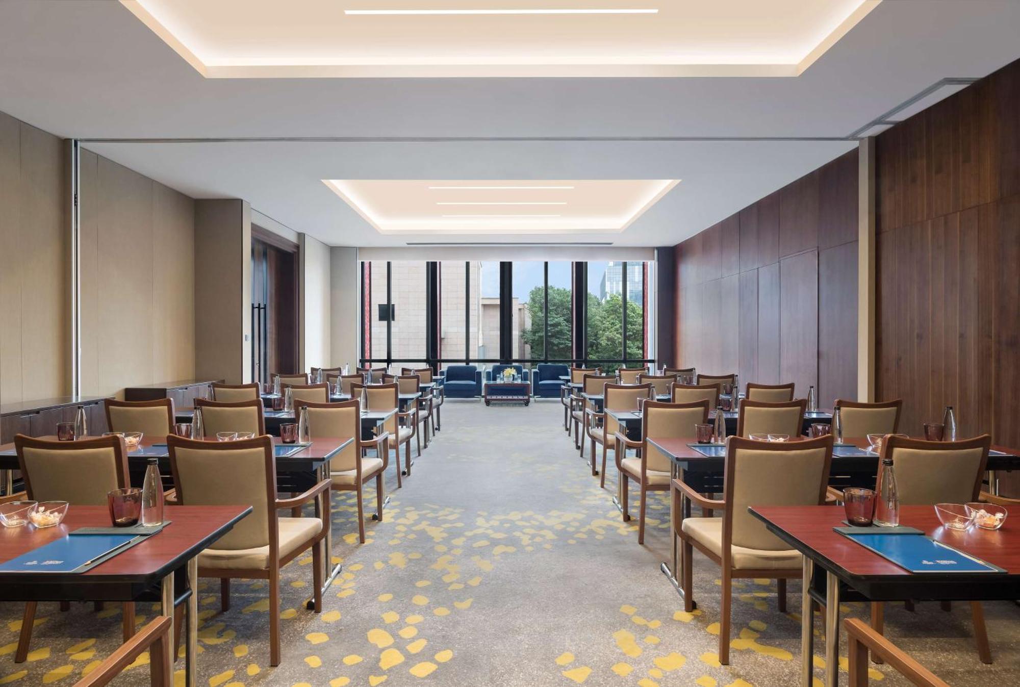 Hilton Garden Inn Bengaluru Embassy Manyata Business Park ภายนอก รูปภาพ