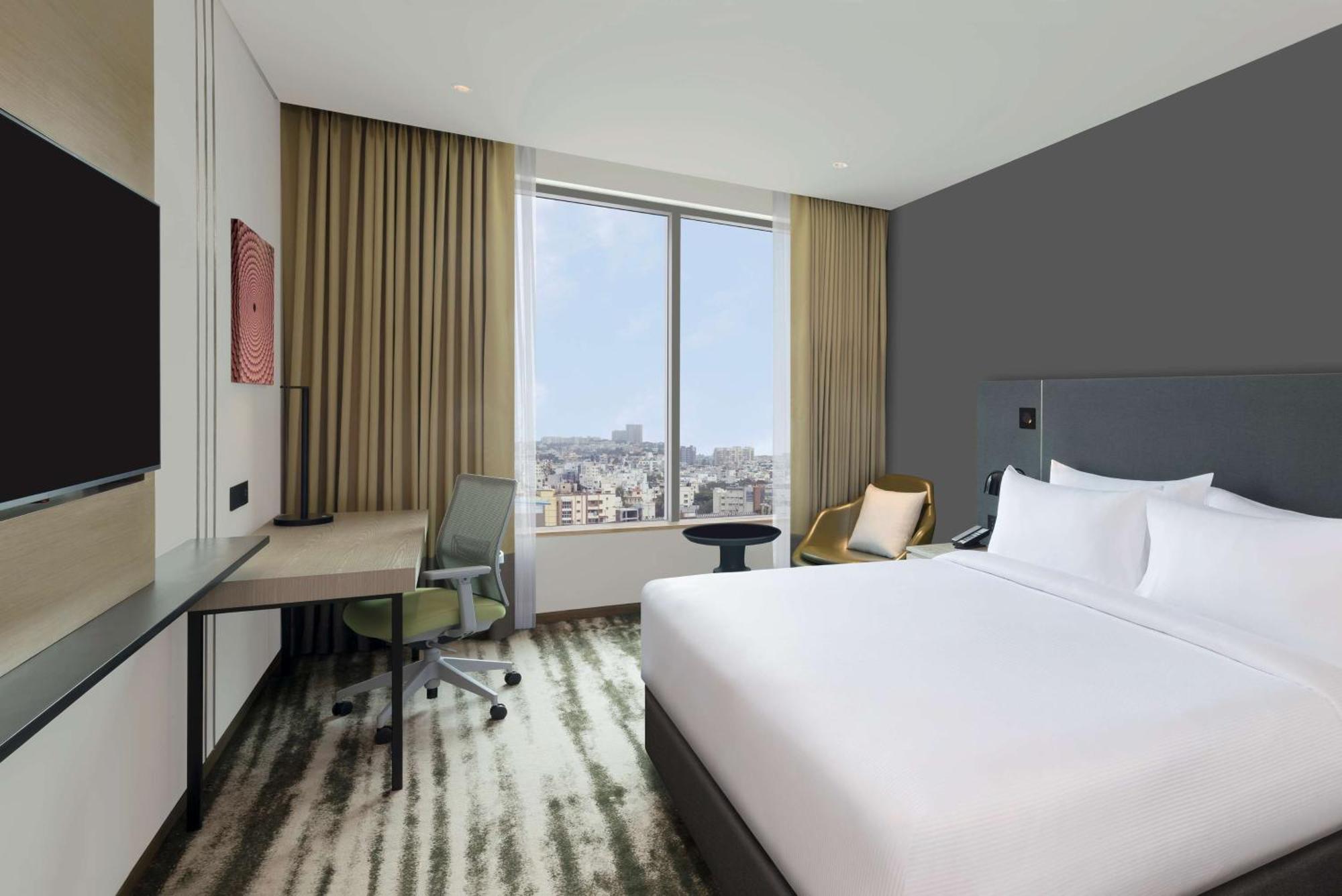 Hilton Garden Inn Bengaluru Embassy Manyata Business Park ภายนอก รูปภาพ