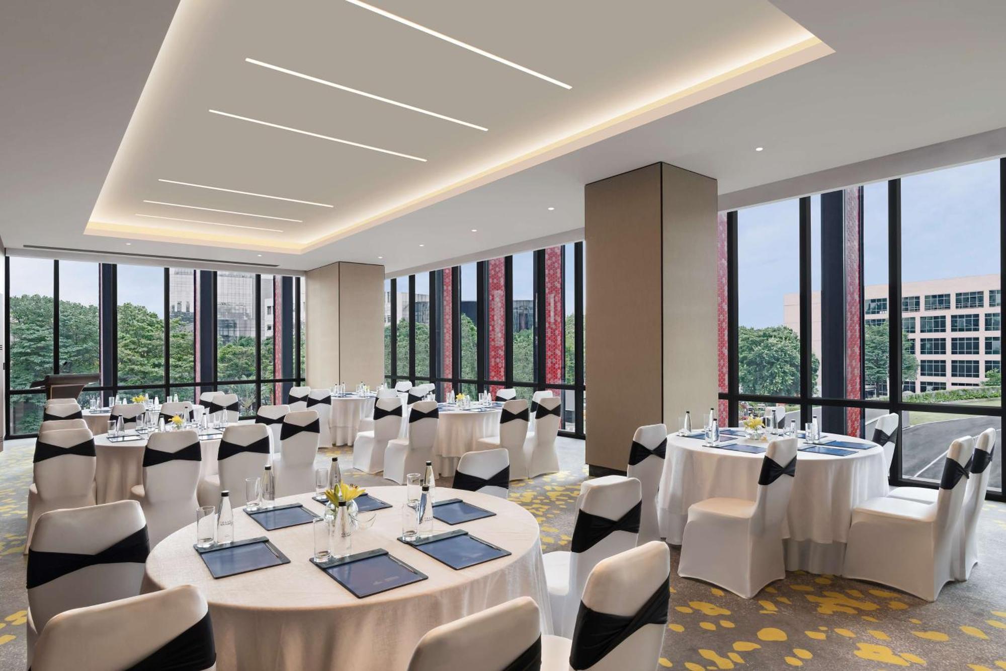 Hilton Garden Inn Bengaluru Embassy Manyata Business Park ภายนอก รูปภาพ