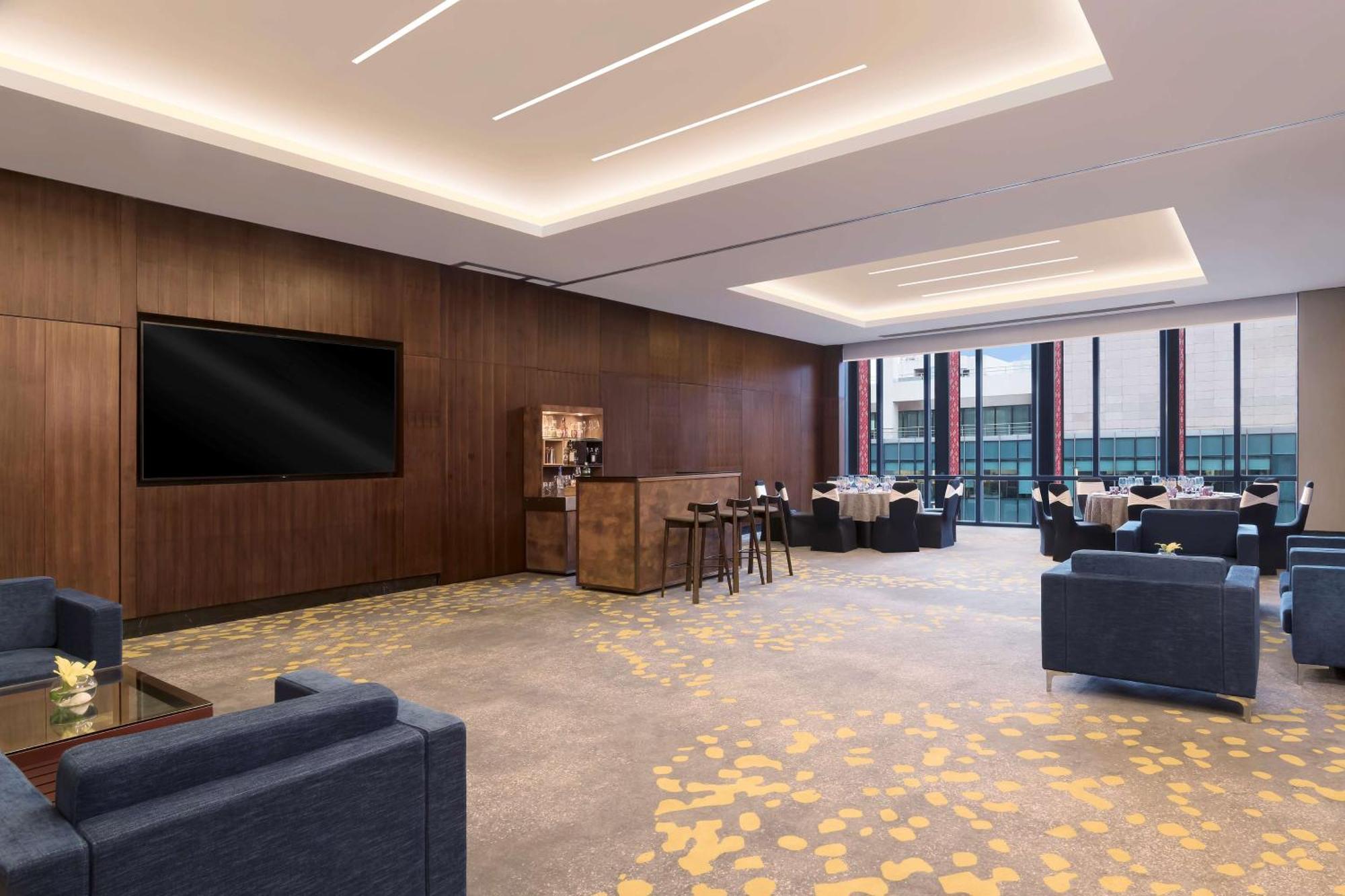 Hilton Garden Inn Bengaluru Embassy Manyata Business Park ภายนอก รูปภาพ